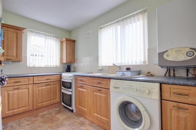 2 bed Retirement Property for sale Image 4