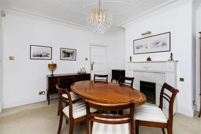 4 bed Detached for sale Image 8