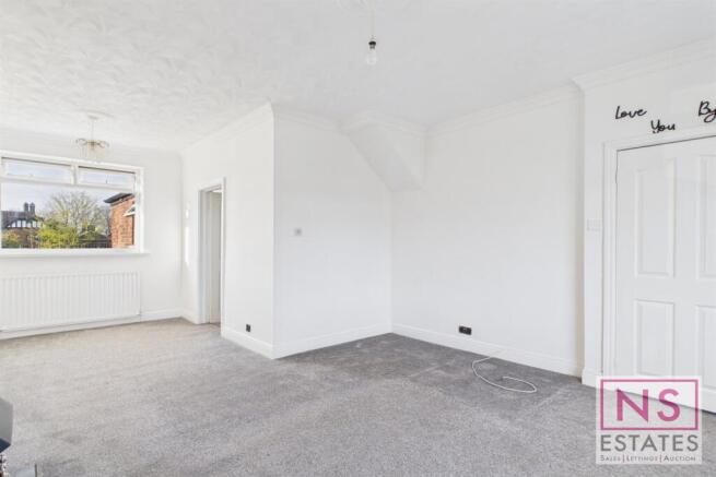 3 bed Terraced for sale Image 6