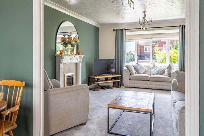 4 bed Detached for sale Image 5