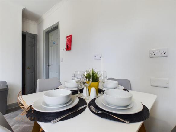 3 bed Terraced for sale Image 9