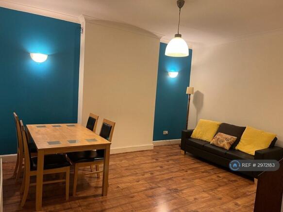 Lounge/Dining Area
