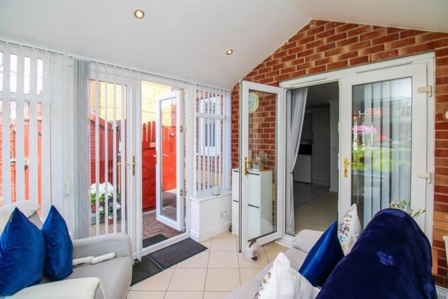 3 bed Semi-Detached for sale Image 10