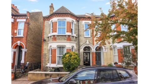 Flat 2, 16 Heslop Road, Balham, London, SW12