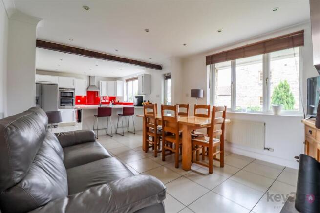 3 bed Detached for sale Image 3