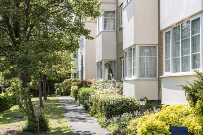 27 Gresham Court, 11 Pampisford Road, Purley, Surrey, CR8 2UU photo 4