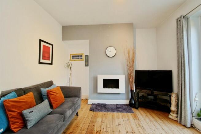 3 bed Semi-Detached for sale Image 6
