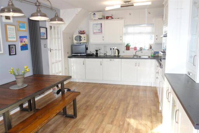 kitchen2 light.JPG