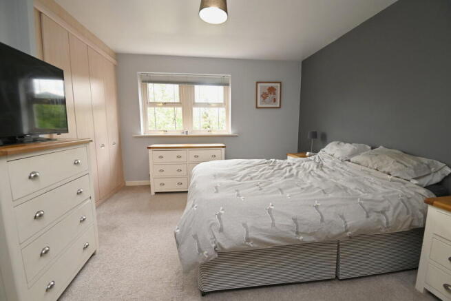 4 bed Detached for sale Image 11