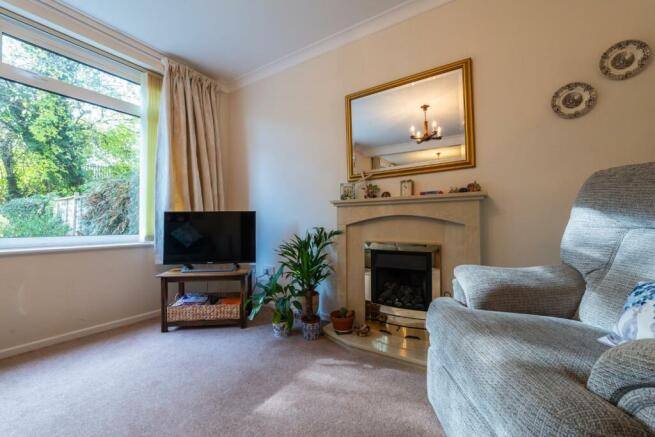 LIVING ROOM-2.jpg