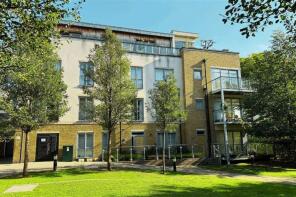 2, Carlisle Court, Blagrove Road, Teddington TW11 0EE