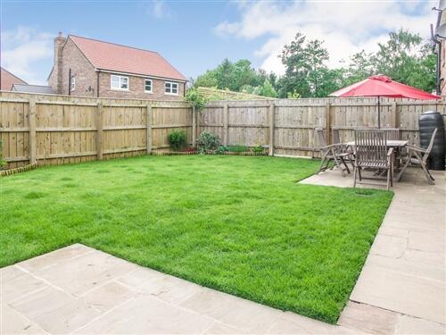 4 bed House to rent Image 11