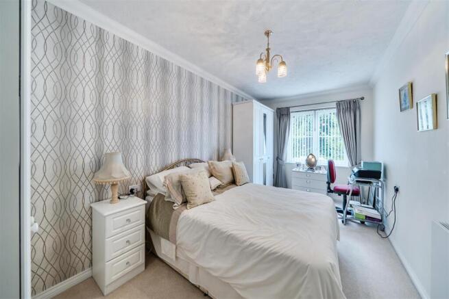 2 bed Retirement Property for sale Image 11