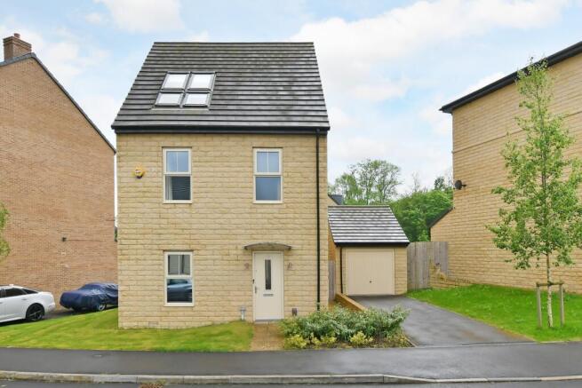 4-bed detached on Comley Crescent, Chesterfield, Derbyshire, S41 9SH, £350,000