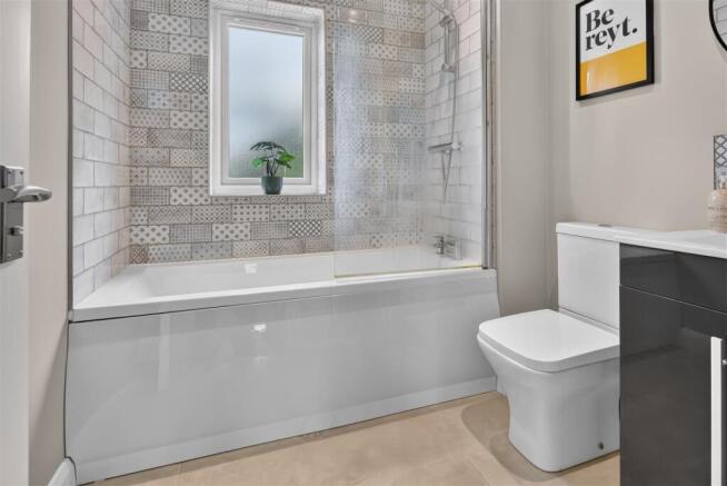 3 bed Terraced for sale Image 10