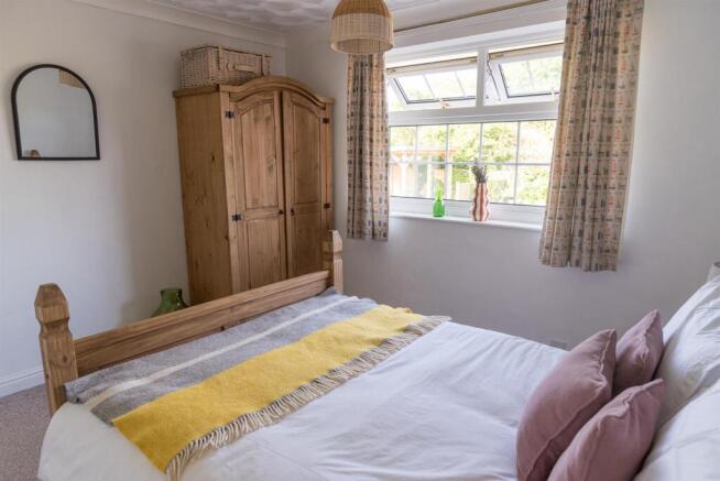 2 bed Detached Bungalow for sale Image 11