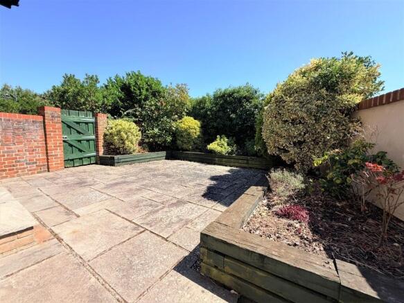 PRIVATE GARDEN
