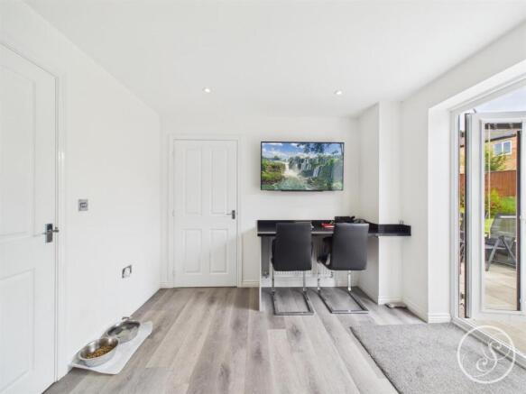 4 bed Detached for sale Image 8