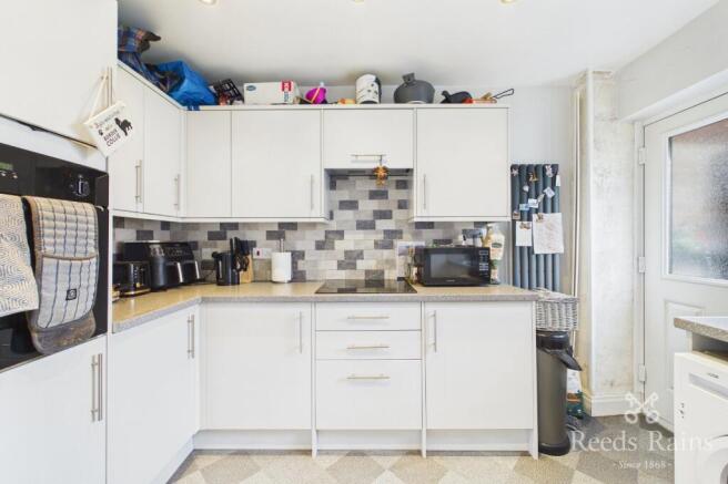 2 bed Semi-Detached for sale Image 8