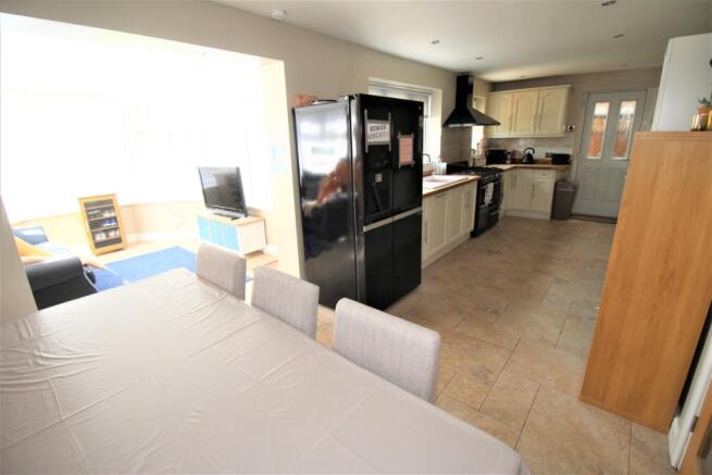 Kitchen/Breakfast Ro