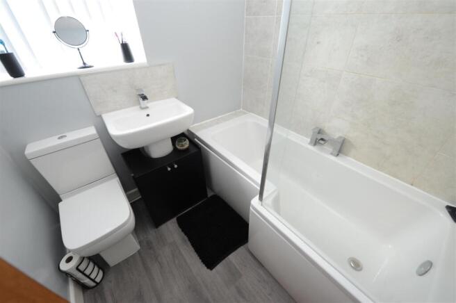 3 bed Semi-Detached for sale Image 12