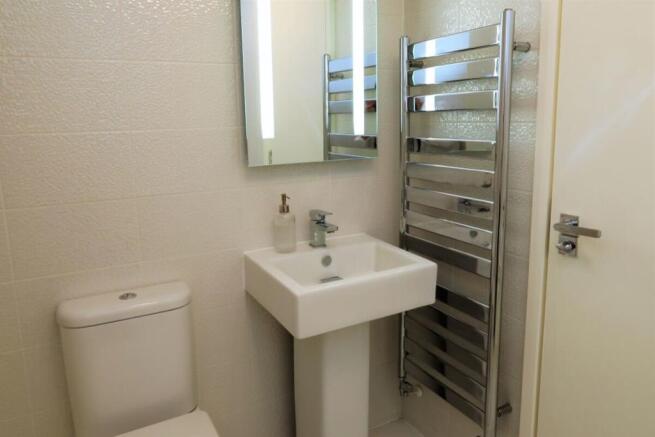 Family Bathroom / WC