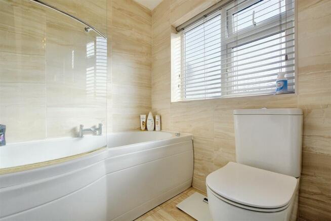 Bathroom_3.jpeg