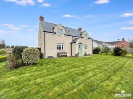 Mixen House, Broad Lane, Lawrenny, Kilgetty SA68 0PN