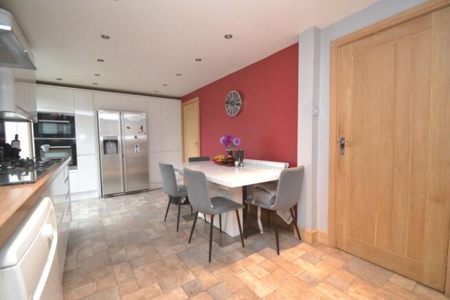 3 bed Semi-Detached for sale Image 7