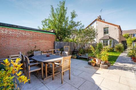 Nursery Lane, Ascot