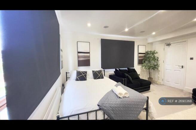 Annex Studio £1250