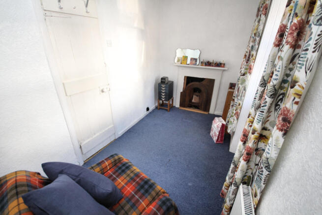 Urrview, 13 Victoria Street, Kirkpatrick Durham - 