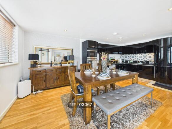 Kitchen/Living area