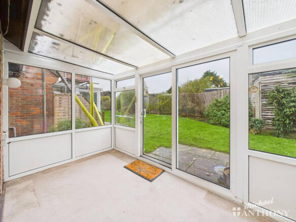 CAM03218G0-PR0836-STILL007-thumbnail-h750-70