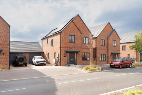Hailwood Avenue, Crowthorne, RG45