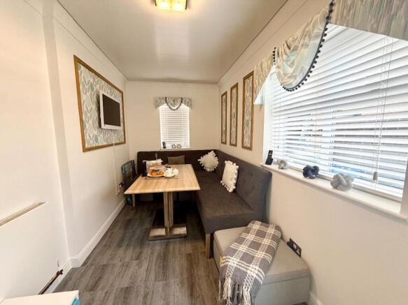 2 bed Semi-Detached for sale Image 6