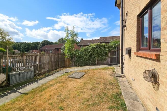 1 bed Flat to rent Image 12