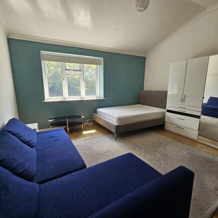 LOUNGE/SLEEPING AREA