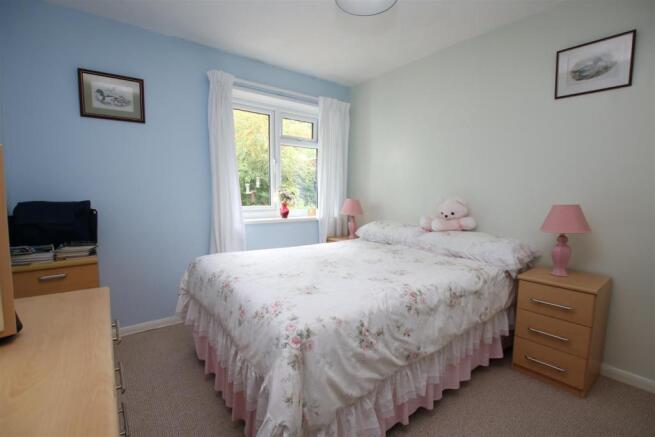 Bedroom 2.JPG