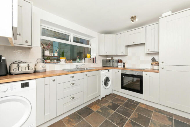 Whitley Road, Dewsbury, WF12 photo 4