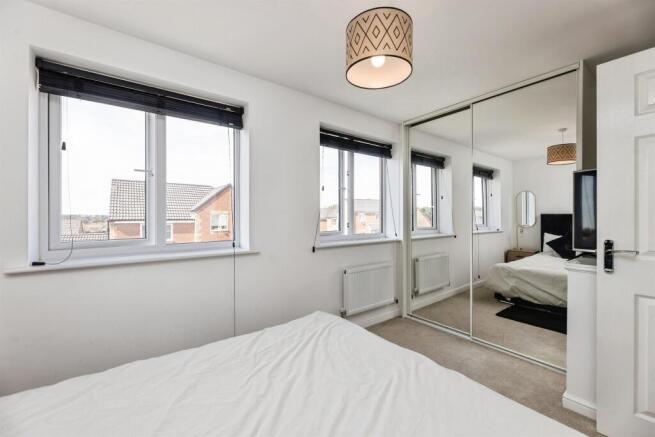 3 bed Semi-Detached for sale Image 5