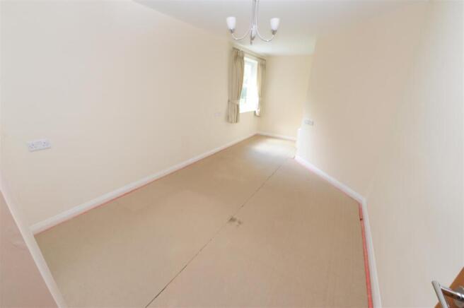 1 bed Retirement Property for sale Image 6