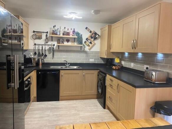 4 Dowse kitchen.jpg