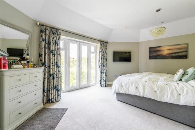 .Little-Bookham-Street-14.jpg