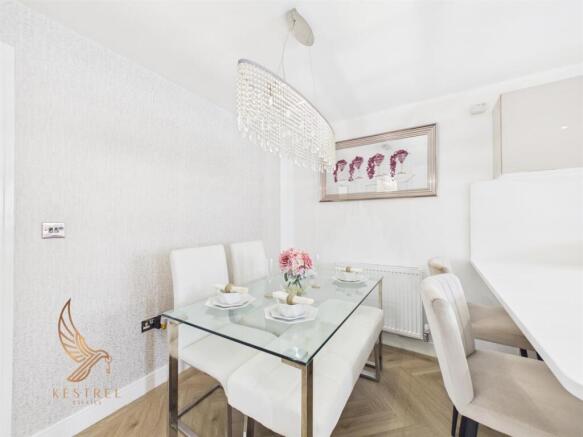 3 bed Semi-Detached for sale Image 9