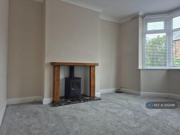 3 bed Semi-Detached to rent Image 3
