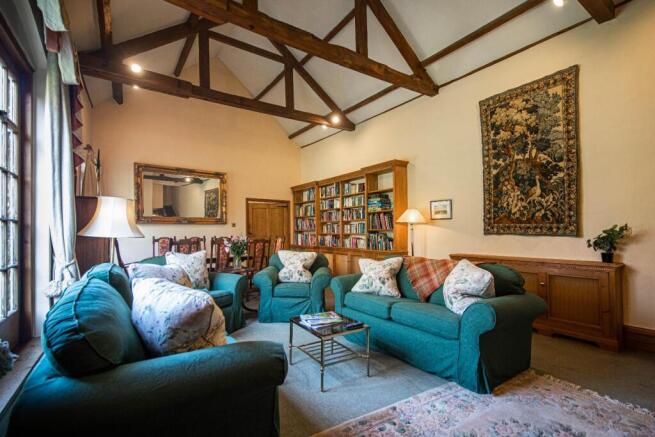 4 bed Cottage to rent Image 6