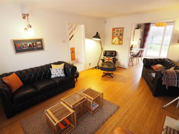 Large Lounge Into Family/Dining Room 569
