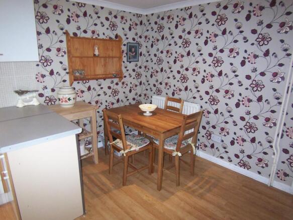 KITCHEN/BREAKFAST RM