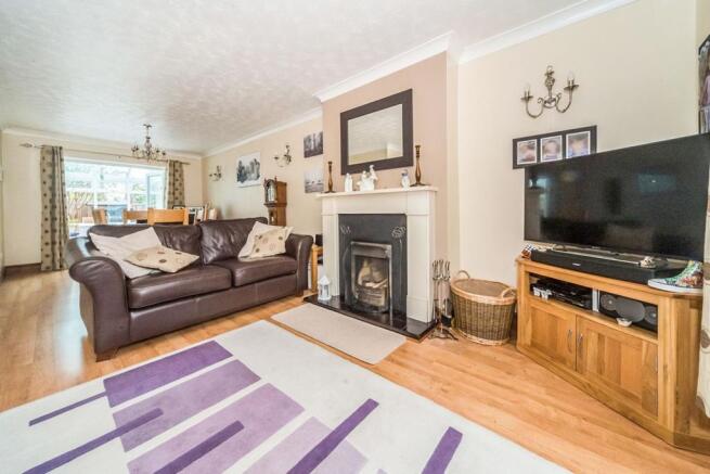 Lounge/Dining Room